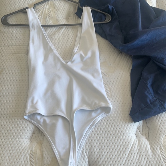 aritzia bodysuit - Picture 3 of 3